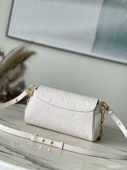 Louis Vuitton LV Favorite White Green Bag 24 x 14 x 9 cm - 4