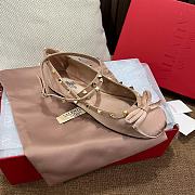 Valentino Garavani Rockstud Satin Ballet Flats Beige - 2