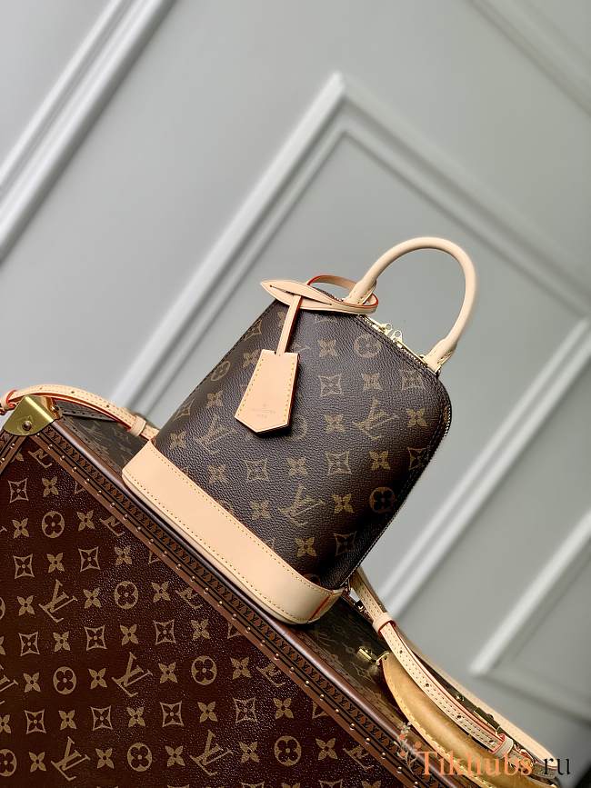 Louis Vuitton LV Alma Backpack Monogram 15 x 20 x 10 cm - 1