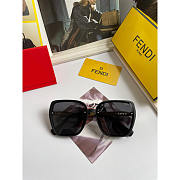 Fendi Sunglasses With Brown Frame - 2