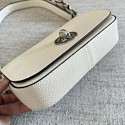 Marc Jacobs Turnlock Crossbody in White 24x14x5cm - 5