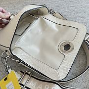 Marc Jacobs Turnlock Crossbody in White 24x14x5cm - 4