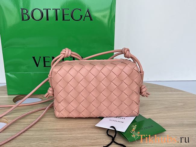 Bottega Veneta Mini Loop Camera Bag Pink 17x10x6cm - 1