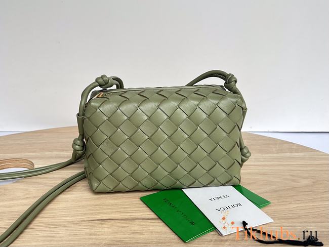 Bottega Veneta Mini Loop Camera Bag Green Khaki 17x10x6cm - 1