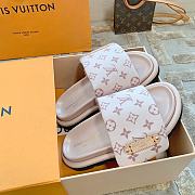 Louis Vuitton LV Pool Pillow Comfort White - 4