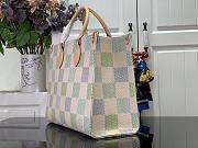 Louis Vuitton LV OnTheGo MM Pistachio 35 x 27 x 14 cm - 5