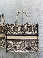 Dior Large Book Tote Beige Black Toile De Jouy Soleil 42 x 35 x 18.5 cm - 2