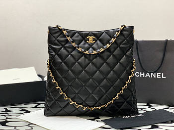 Chanel Maxi Hobo Bag Black 39cm