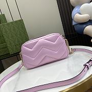 Gucci Marmont Small Shoulder Bag Pink Iridescent 24x13x7cm - 4