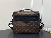 Louis Vuitton LV Trail Messenger Monogram 31 x 22 x 11 cm - 5