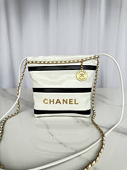 Chanel 22 Handbag White Black 20x19x6cm - 1