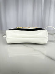 Chanel 22 Handbag White Black 20x19x6cm - 5