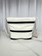 Chanel 22 Handbag White Black 20x19x6cm - 4