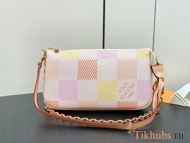 Louis Vuitton LV Pochette Accessoires Peach Pink 23.5 x 13.5 x 4 cm - 1