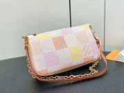 Louis Vuitton LV Pochette Accessoires Peach Pink 23.5 x 13.5 x 4 cm - 2