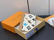 Louis Vuitton LV Card Holder White 11 x 7 x 0.5 cm - 5