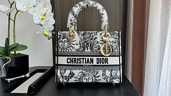 Dior Medium Lady D-Lite Bag White Black Soleil 24 x 20 x 11 cm