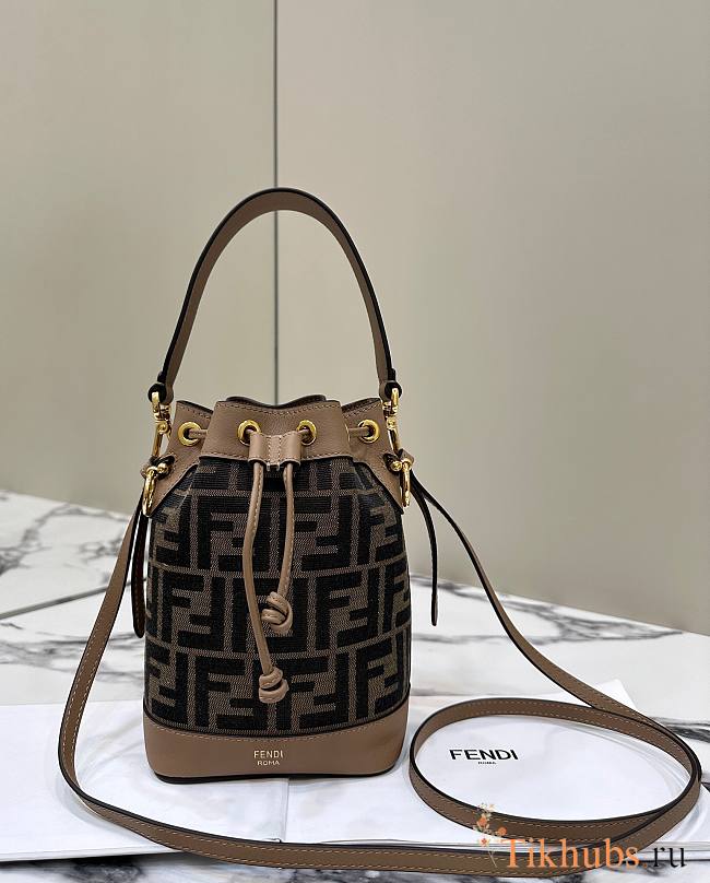 Fendi Mon Tresor Brown 12x18x10cm - 1