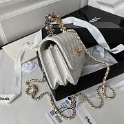 Chanel Flap Bag Top Handle White Lambskin 19cm - 3