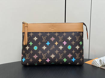 Louis Vuitton LV Pochette Voyage Souple Chocolate 30 x 21 x 7.5 cm