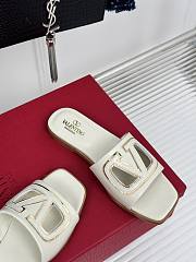 Valentino Garavani White Slides - 4