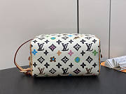 Louis Vuitton LV Locker Dopp Kit White 23x13x12cm - 4