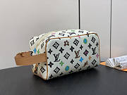 Louis Vuitton LV Locker Dopp Kit White 23x13x12cm - 2