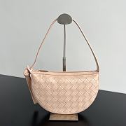 Bottega Veneta Half Moon Zipped Pink Shoulder Bag 23x15x4cm - 1