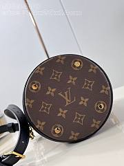 Louis Vuitton LV Canoé Monogram Bag 14 x 20.5 x 14 cm - 2