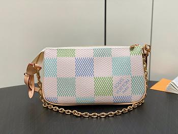 Louis Vuitton LV Pochette Accessoires Pistachio 23.5 x 13.5 x 4 cm