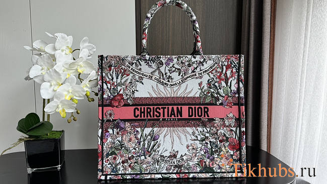 Dior Large Book Tote Ecru Dior 4 Saisons Printemps 42x35x18.5cm - 1