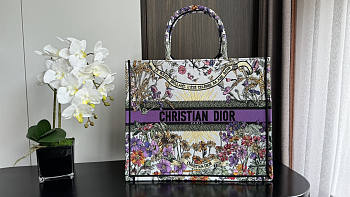 Dior Large Book Tote Ecru Multicolor Dior 4 Saisons 42 x 35 x 18.5 cm