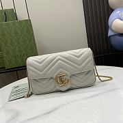 Gucci GG Marmont Mini Bag Light Grey 21x12x5cm - 1