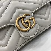 Gucci GG Marmont Mini Bag Light Grey 21x12x5cm - 2