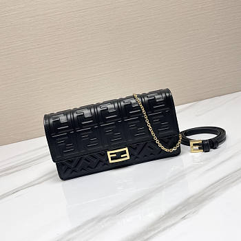 Fendi Baguette Bag Black Chain 21x5x11.5cm