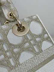 Dior Medium Lady D-Lite Bag White Gold Macrocannage 24 x 20 x 11 cm - 6