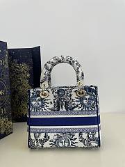 Dior Medium Lady D-Lite Bag White Navy Blue Jouy Soleil 24 x 20 x 11 cm - 4