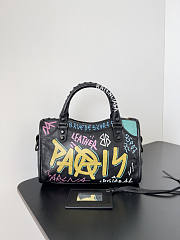 Balenciaga Graffiti Classic City 23x9x16cm - 4