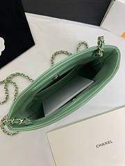 Chanel Nano 31 Green Bag 20.5x17.5cm - 2