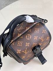 Louis Vuitton LV Quest Messenger Monogram 18 x 18 x 10 cm - 4