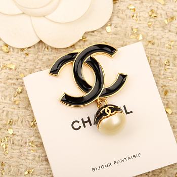 Chanel Brooch 16