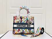 Dior Medium Lady D-Lite Bag White Multicolor Fantastica 24 x 20 x 11 cm - 1