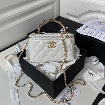 Chanel 24P Vanity Case White Lambskin 17cm