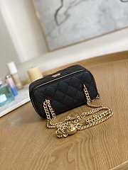 Chanel Vanity With Heart Chain Black Caviar 17cm - 2