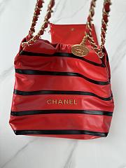 Chanel 22 Medium Handbag Red Black 35x37x7cm - 3