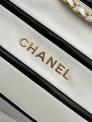 Chanel 22 Medium Handbag White Black 35x37x7cm - 5