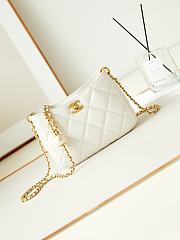 Chanel 24S Hobo White Bag 13x18x7cm - 1