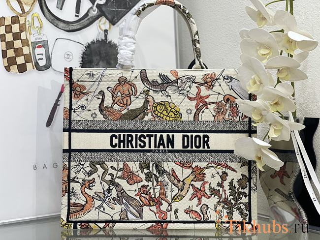 Dior Large Book Tote White Multicolor 42cm - 1