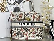 Dior Large Book Tote White Multicolor 42cm - 1