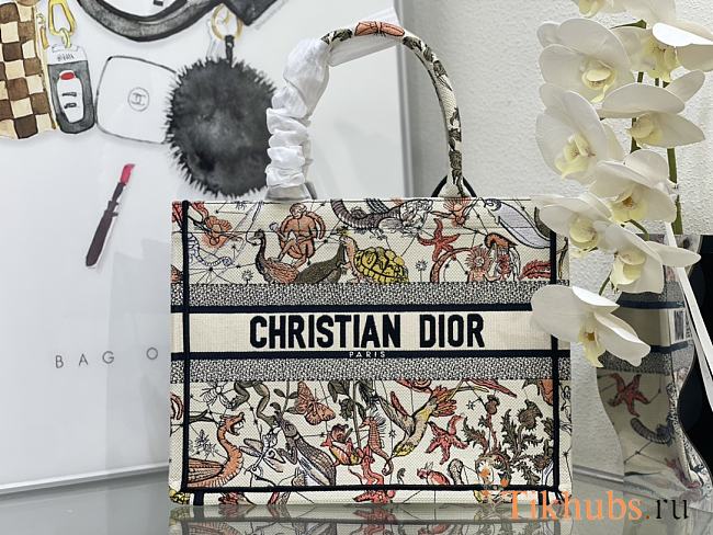 Dior Medium Book Tote White Multicolor 36cm - 1